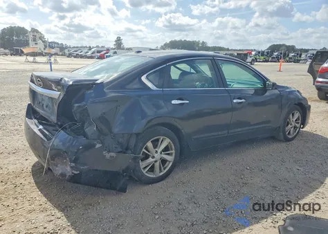 2015 Nissan Altima z USA, uszkodzony, nr VIN 1N4AL3AP7FC409084